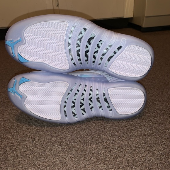 Jordan 12 Low Easter - Picture 5 of 5